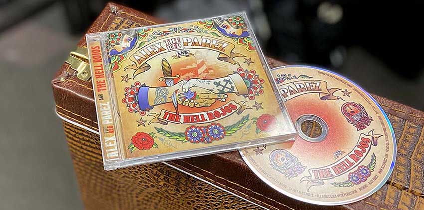 Discs in jewel cases CD jewel cases